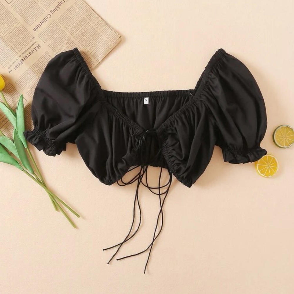 Tie front ruched puff sleeve crop top